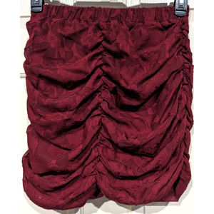 NWT Lulus Red Lace Overlay Rouched Mini Skirt Women's sz Medium